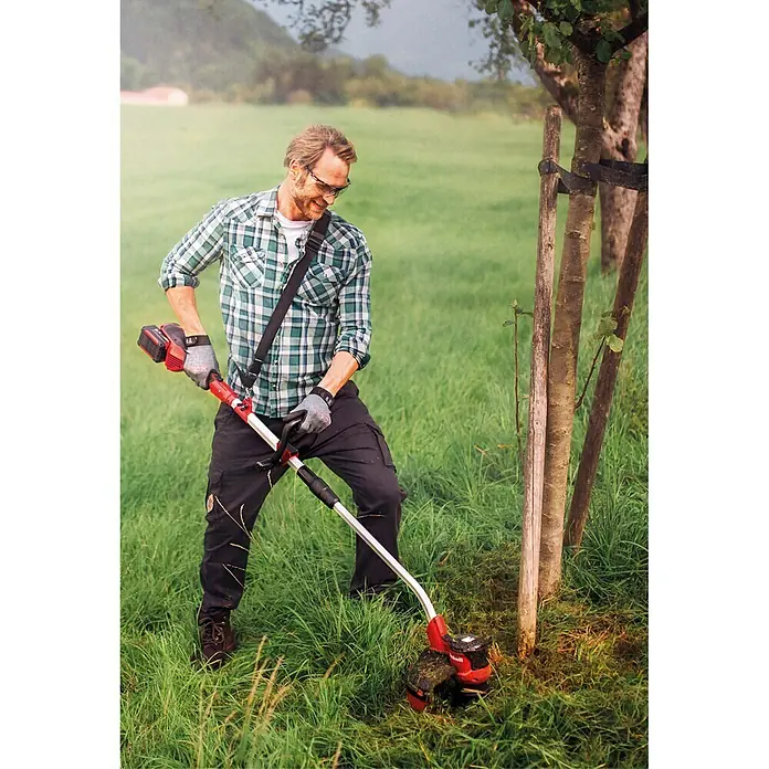 Einhell Power X-Change Akku-Rasentrimmer GE-CT 36/30 Li E-Solo - 36 V, Ohne Akku, Schnittbreite: 30 cm - Anwendungsbeispiel