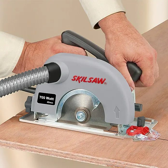 Skil Ručna kružna pila 5740 CA - 700 W, Ø 130 mm, Broj okretaja pri praznom hodu: 4.300 okr/min - Proizvod u upotrebi