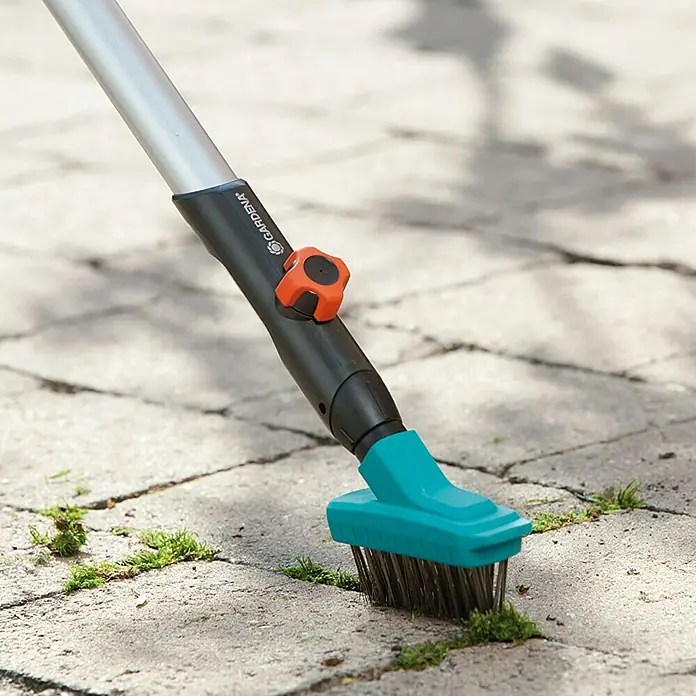 Gardena Combisystem Fugenbürste - Mit Stiel - Anwendungsbeispiel
