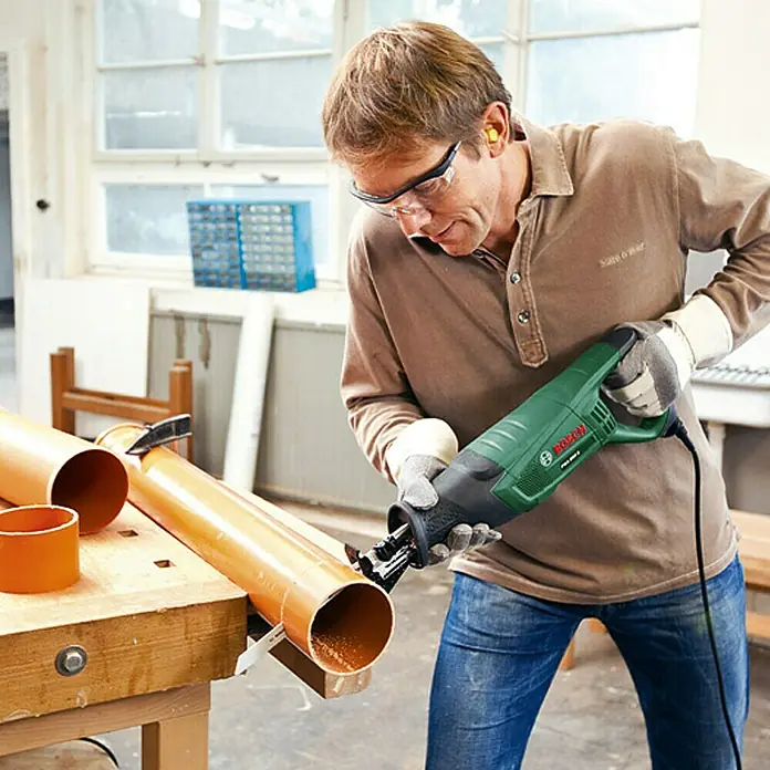 Bosch Säbelsäge PSA 900 E - 900 W, Hublänge: 28 mm, 2 Sägeblätter - Anwendungsbeispiel