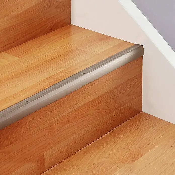 LOGOCLIC Završni profil za stepenice - Mat plemeniti čelik, 1 m x 27,7 mm x 27 mm, Vrsta montaže: Vijci - Detaljan prikaz