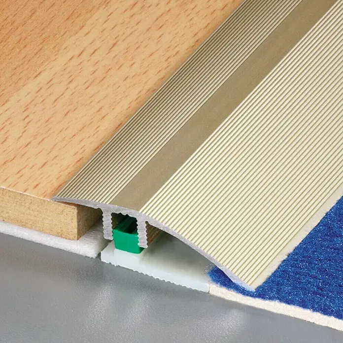 LOGOCLIC Prijelazna ukrasna lajsna - Mat plemeniti čelik, 0,9 m x 44 mm, Vrsta montaže: Uticanje - Detaljan prikaz
