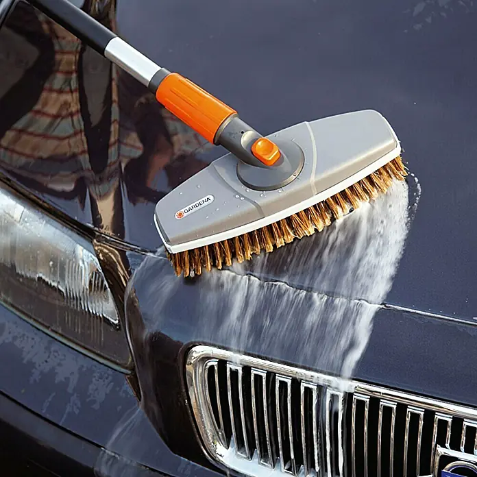 Gardena Cleansystem Četka za pranje - Četka okretna za 360°, Materijal čekinja: PET - Proizvod u upotrebi