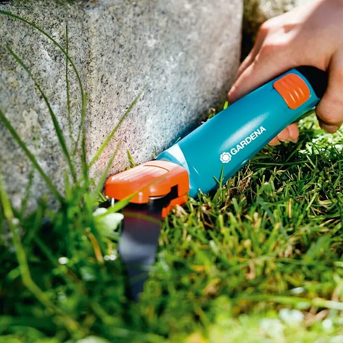 Gardena Comfort Škare za travu - S protuprianjajućim premazom, Mogućnost okretanja za 360° - Proizvod u upotrebi