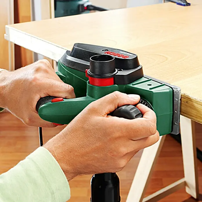 Bosch Handhobel PHO 3100 - 750 W, Hobeltiefe: 0 mm - 3,1 mm, 16.500 U/min - Anwendungsbeispiel