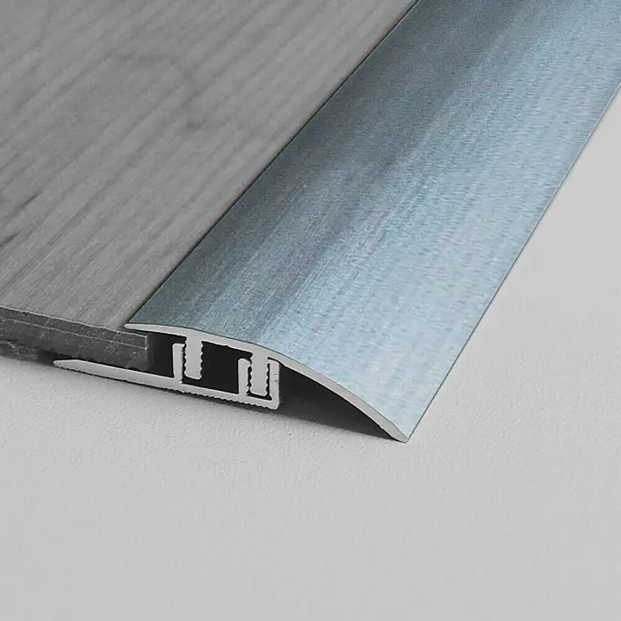 LOGOCLIC Prijelazna ukrasna lajsna - Srebrne boje, 0,9 m x 34 mm, Vrsta montaže: Uticanje - Detaljan prikaz
