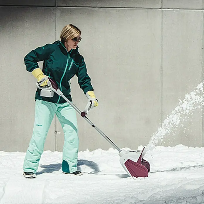 Sonneck Akumulatorska freza za snijeg Snowmaster 330 - 18 V/4 Ah, Radna širina: 33 cm - Proizvod u upotrebi