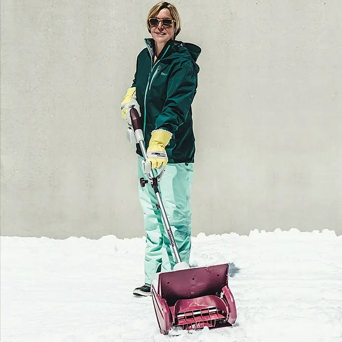 Sonneck Akumulatorska freza za snijeg Snowmaster 330 - 18 V/4 Ah, Radna širina: 33 cm - Proizvod u upotrebi