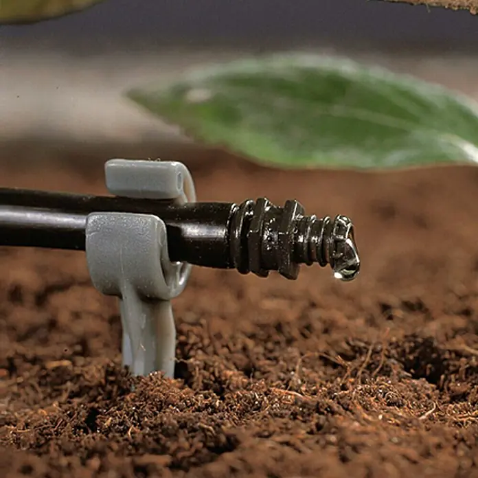 Gardena Micro-Drip Mlaznica za kapanje - 25 Kom., Maksimalni protok vode: 4 l/h, Veličina priključka: ³⁄₁₆″ - Proizvod u upotrebi