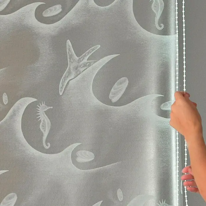 Eco-Dur Eck-Duschrollo - 62 x 137 x 240 cm, Ozean, Weiß - Detailaufnahme