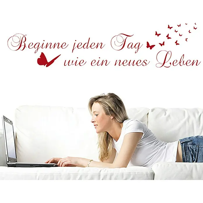 Wandtattoo - Beginne jeden Tag wie …, Rot, 118 x 29 cm - Stimmungsaufnahme