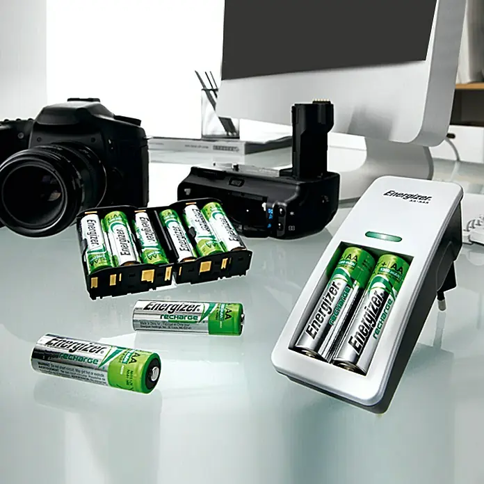 Energizer Cargador Mini - 2 pilas Mignon (AA), 2.000 mAh