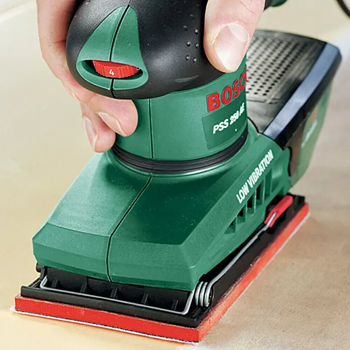 Bosch Schwingschleifer PSS 250 AE - 250 W, 14.000 U/min - 24.000 U/min, Schleiffläche: 167 cm² - Anwendungsbeispiel