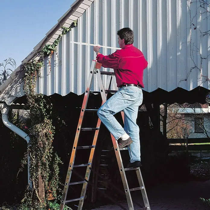 Krause Escalera multiusos - Altura de trabajo: 5,25 m, Número de peldaños: 2 x 9 peldaños, Aluminio - Producto en uso