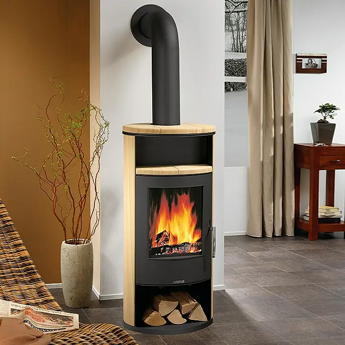 Justus Kaminofen Island 5 - 5 kW, Raumheizvermögen: 88 m³, Verkleidung: Sandstein, Schwarz - Stimmungsaufnahme