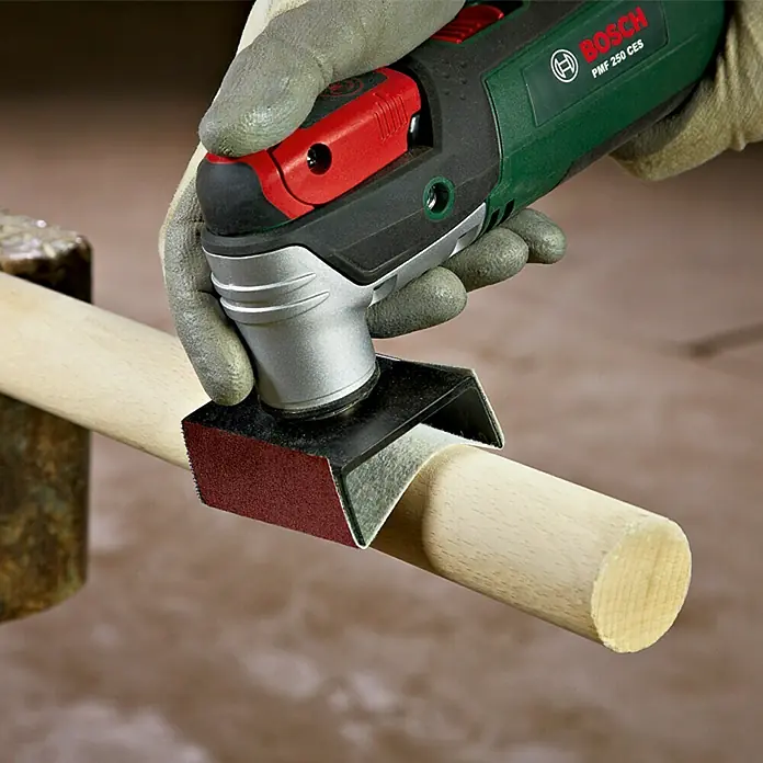Bosch Taco lijador de perfiles AUZ 70 G - Apto para: Madera, Medidas papel abrasivo: 70 x 125 mm - Producto en uso