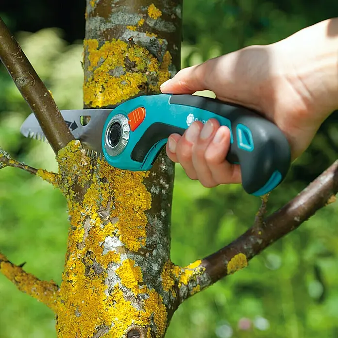 Gardena Sklopiva vrtna pila 135P - 13,5 cm, Tvrdo kromirano - Proizvod u upotrebi