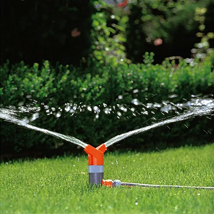 Gardena Classic Okrugli raspršivač Foxtrott - Maksimalna površina raspršivača: 9 - 130 m², Štap za zabijanje u zemlju - Proizvod u upotrebi