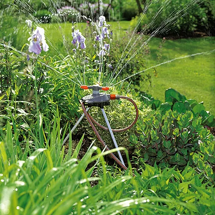 Gardena Classic Kružna prskalica Samba - Plastika, Maksimalna površina raspršivača: 250 m² - Proizvod u upotrebi