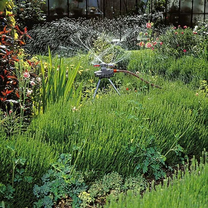 Gardena Comfort Kreisregner Mambo - Kunststoff, Max. Regnerfläche: 9 - 310 m², Beregnungsfläche einstellbar - Anwendungsbeispiel