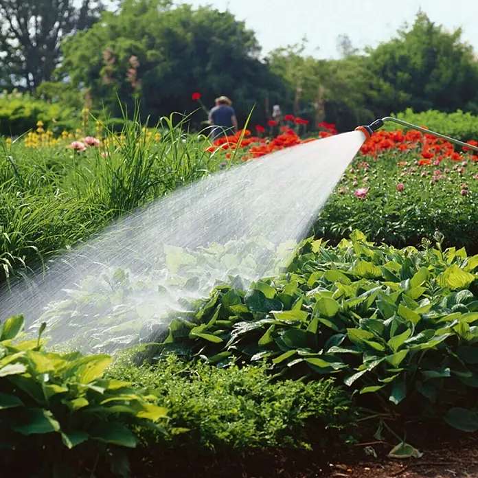 Gardena Profi-System Prskajući štap za zalijevanje - Duljina: 92 cm, Metal / plastika, Broj mlaza za raspršivanje: 3 - Proizvod u upotrebi