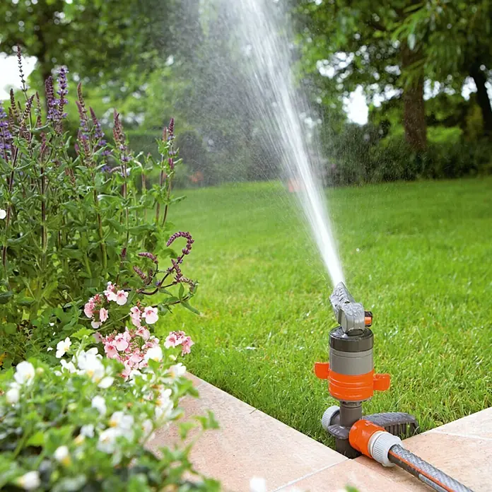 Gardena Comfort Turbo - raspršivač - 20 - 360°, Plastika, Štap za zabijanje u zemlju - Proizvod u upotrebi