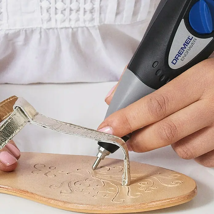 Dremel Gravierer 290-1 - Hubzahl: 6.000 Hübe/min - Anwendungsbeispiel