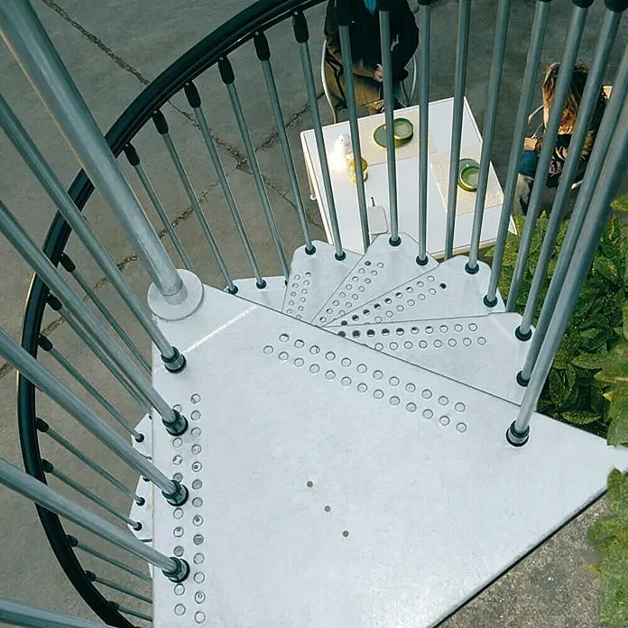 Fontanot Arké Außenspindeltreppe Civik Zink - Durchmesser: 120 cm, Geschosshöhe: 252 cm - 305 cm, Anzahl Steigungen: 13 Stk. - Ansicht von oben