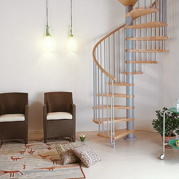 Fontanot Arké Spindeltreppe Klan - Durchmesser: 120 cm, Grau Metallic, Farbe Stufen: Buche Hell, Geschosshöhe: 253 cm - 306 cm - Stimmungsaufnahme