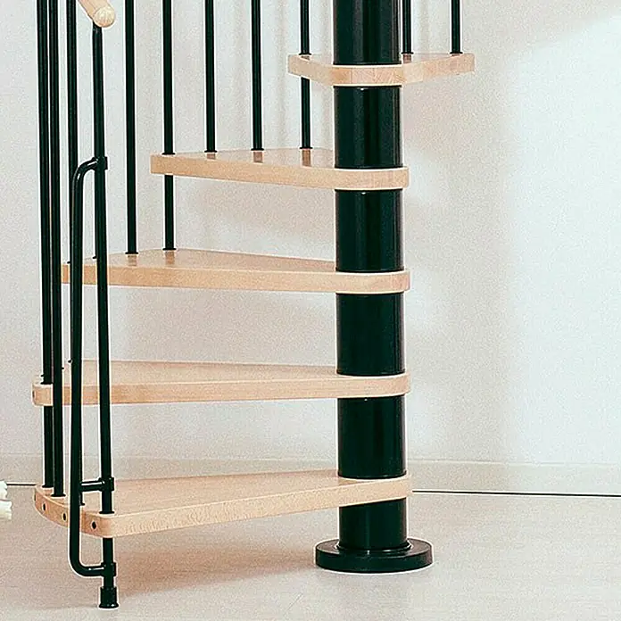 Fontanot Arké Spindeltreppe Klan - Durchmesser: 140 cm, Schwarz, Farbe Stufen: Buche Hell, Geschosshöhe: 253 cm - 306 cm - Ansicht von unten