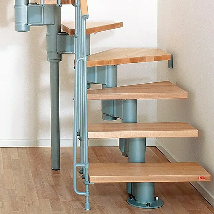 Fontanot Arké Mittelholmtreppe Kompact 89 - Breite: 89 cm, Grau Metallic, 1/4-gewendelt, Farbe Stufen: Buche Hell, Geschosshöhe: 191 cm - 303 cm - Ansicht von unten