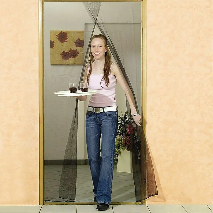 Easy Life Mrežasta zavjesa protiv insekata - 110 x 210 cm, Bijele boje, Pričvršćivanje čičkom, Vrata - Proizvod u upotrebi