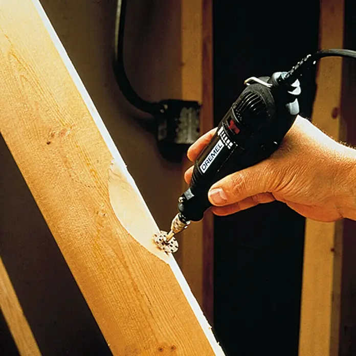 Dremel Trenn- & Formscheibe Mod. 542 - Arbeitsdurchmesser: 25,4 mm, Geeignet für: Holz - Anwendungsbeispiel