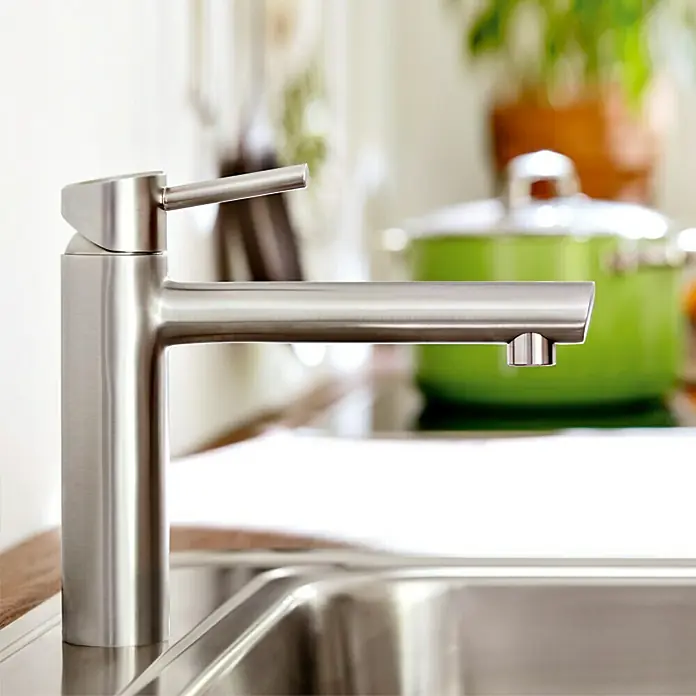 Grohe Concetto Spültischarmatur - Edelstahl, Matt, Schwenkbereich: 140 ° - Vorderansicht