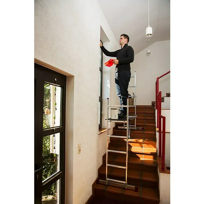 Krause Corda Leitergerüst - Arbeitshöhe: 3,75 m, Breite: 0,5 m, Belastbarkeit Bühne: 150 kg - Anwendungsbeispiel