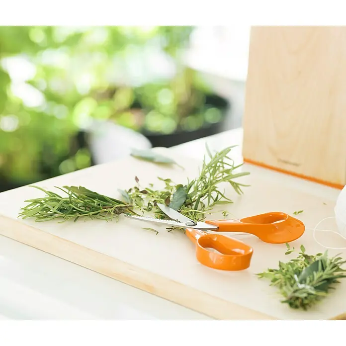 Fiskars Allzweckschere Classic - Länge: 18 cm - Stimmungsaufnahme
