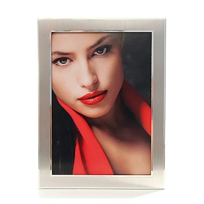 Euratio Portraitrahmen Sania - Silber, 13 x 18 cm, Aluminium - Vorderansicht