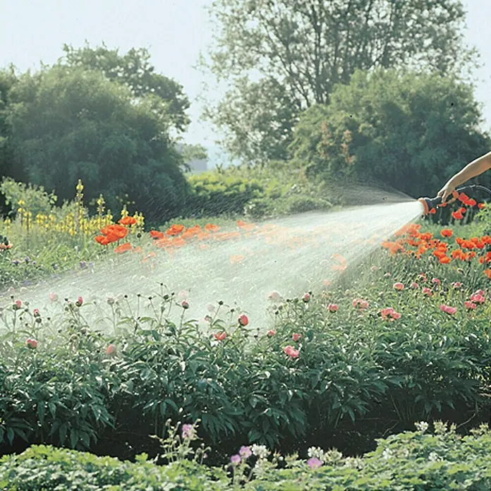 Gardena Profi-System Brizgaljka - Broj mlaza za raspršivanje: 3, Plastika - Proizvod u upotrebi