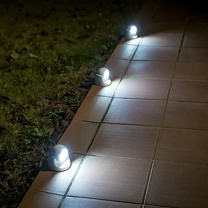 LED-Bewegungsmelder Vigilamp - 8-flammig, Weiß, Außen - Anwendungsbeispiel