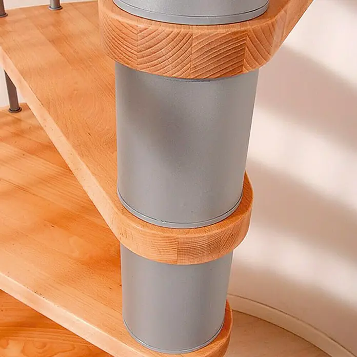 Fontanot Arké Spindeltreppe Klan - Durchmesser: 120 cm, Grau Metallic, Farbe Stufen: Buche Hell, Geschosshöhe: 253 cm - 306 cm - Detailaufnahme
