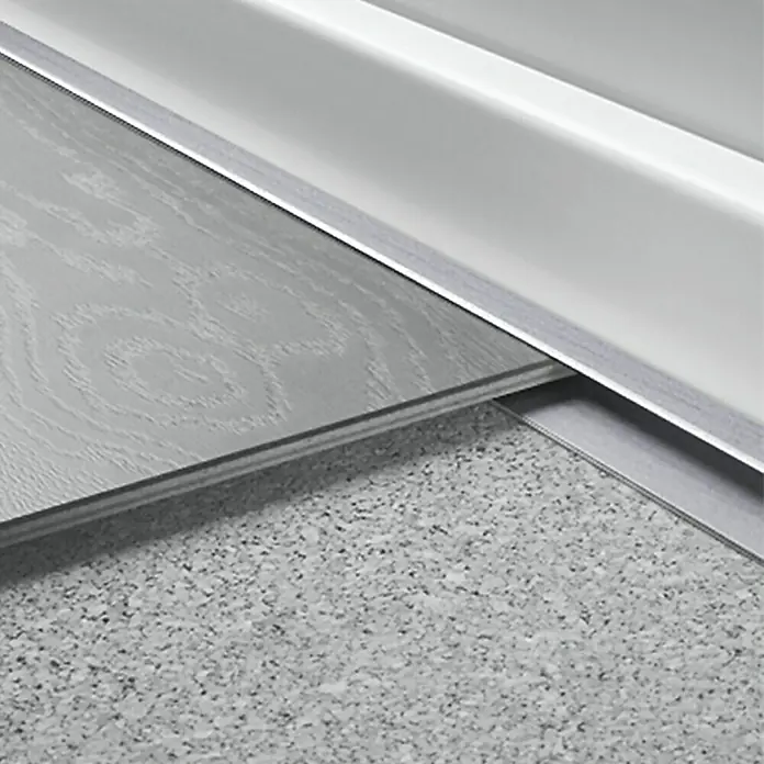 LOGOCLIC Endprofil 253 - Edelstahl matt, 0,9 m x 24 mm x 17 mm, Montageart: Kleben - Detailaufnahme