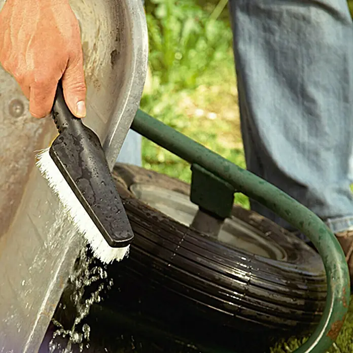 Gardena Ručni ribač bazena - Provodi vodu, Duljina: 30 cm, Plastika - Proizvod u upotrebi