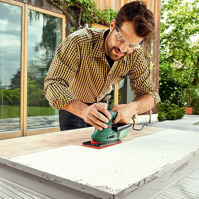 Bosch Multischleifer PSM 200 AES - 200 W, Schwingzahl bei Nennlast: 6.000 U/min - 26.000 U/min - Anwendungsbeispiel