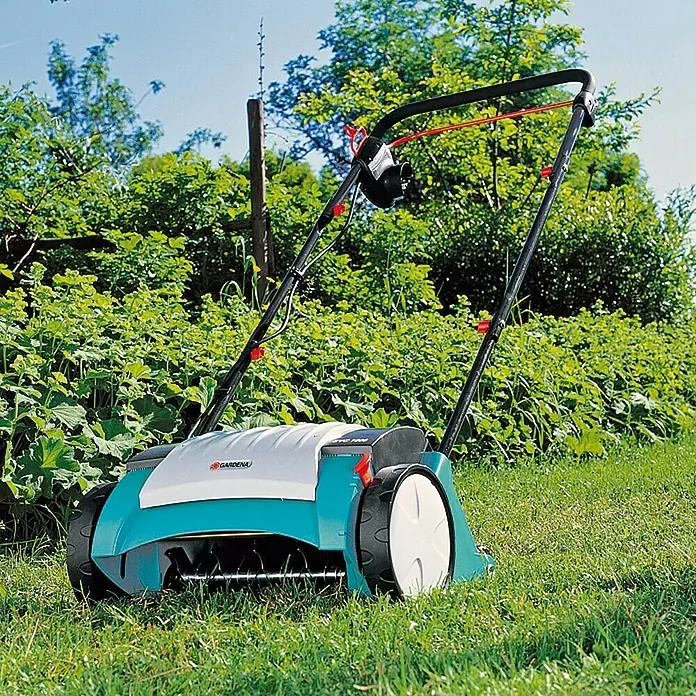 Gardena Elektrische verticuteermachine EVC 1000 - 1.000 W, Werkbreedte: 30 cm - Toepassingsvoorbeeld