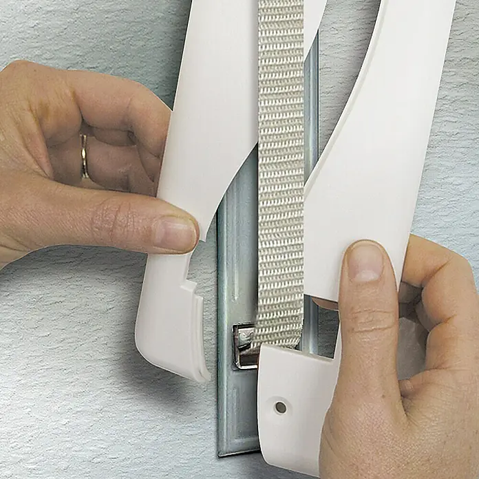 Schellenberg Abdeckplatte Softline - 210 x 64 x 9 mm, Lochabstand: 160 mm, Weiß - Vorderansicht