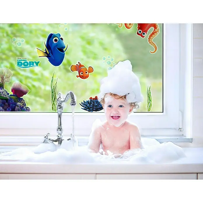Komar Disney Edition 4 Fenstersticker Findet Dorie - 11 -tlg., Bunt, 31 x 31 cm - Stimmungsaufnahme