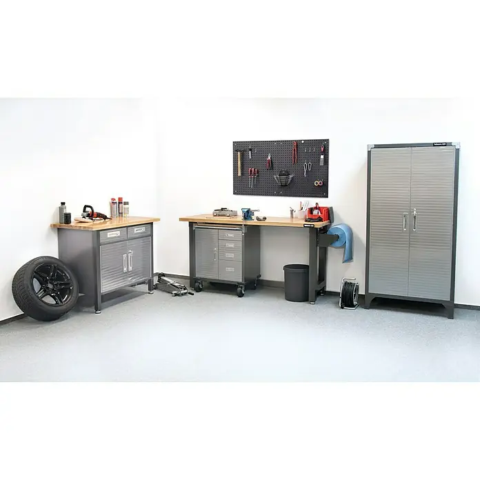 Wisent Banco de trabajo - L x An x Al: 182,5 x 63 x 96 cm, Capacidad de carga: 450 kg - Producto en uso