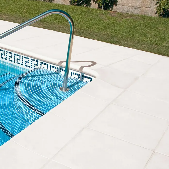 Ángulo de construcción para piscina Blanco - Hormigón