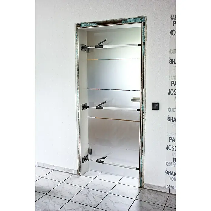 Schnellspann Deckenstützen & Türspanner Montagestütze - Spreizweite: 67 - 100 cm - Anwendungsbeispiel