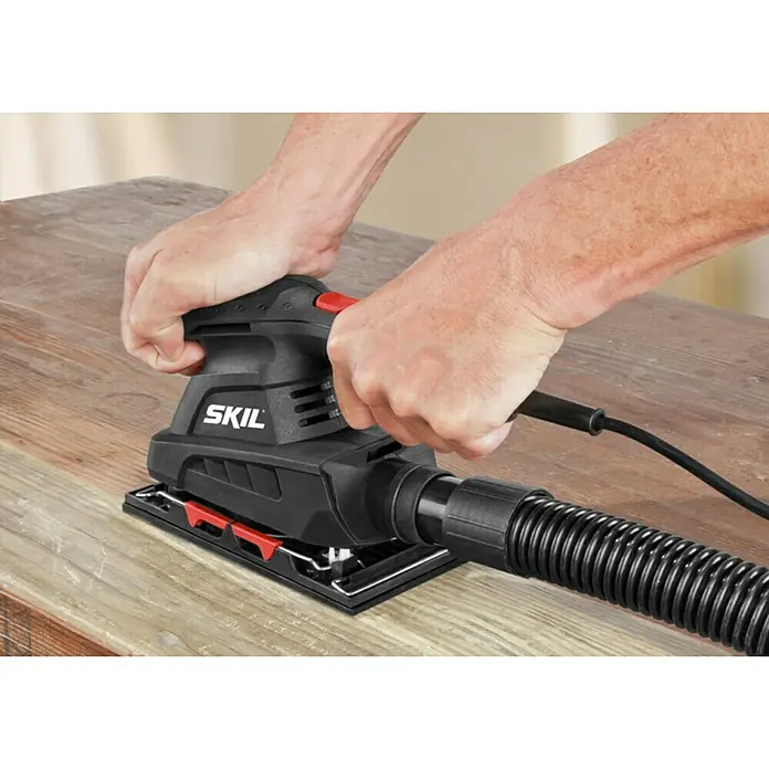 Skil Schwingschleifer 7347 AA - 160 W, Schwingzahl: 24.000 U/min, Schleiffläche: 92 x 185 mm - Anwendungsbeispiel